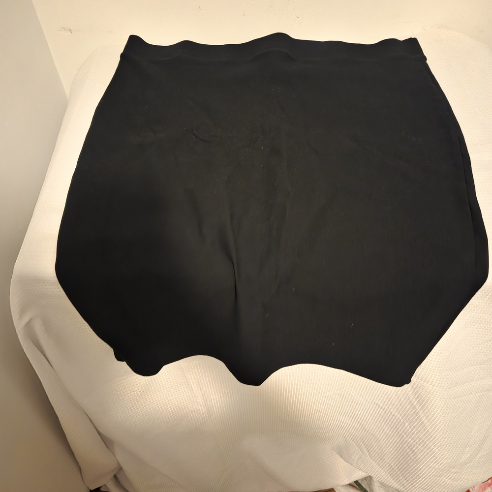 Elegant Black Pencil Skirt